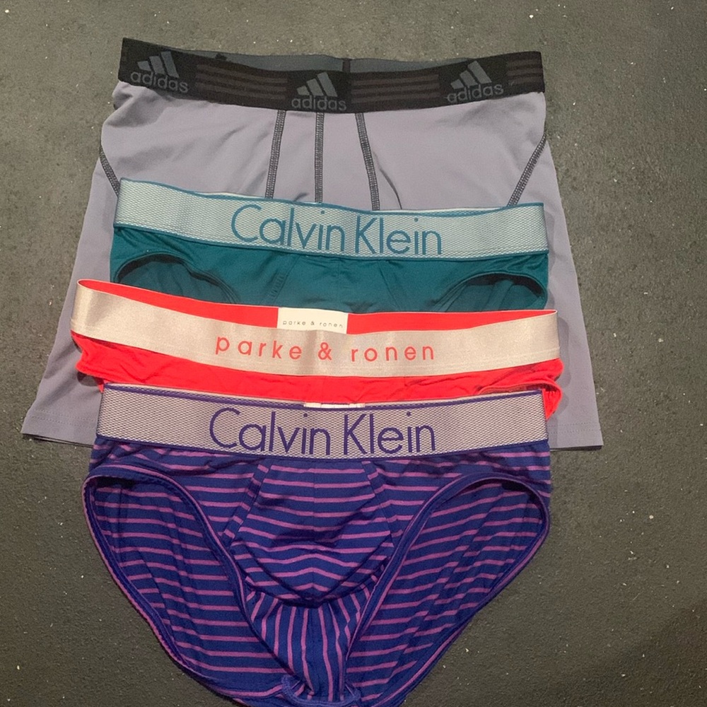 4 pairs of men’s underwear size M/L